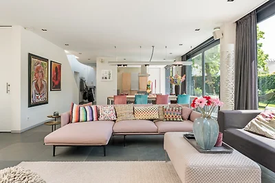 Villa Red Cedar