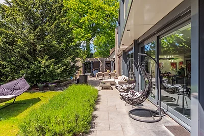 Villa Red Cedar