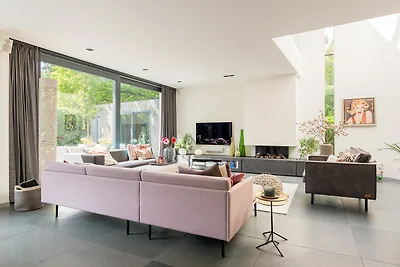 Villa Red Cedar
