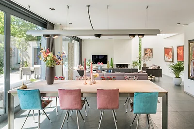 Villa Red Cedar