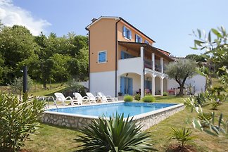 Villa Mugeba mit Schwimmbad