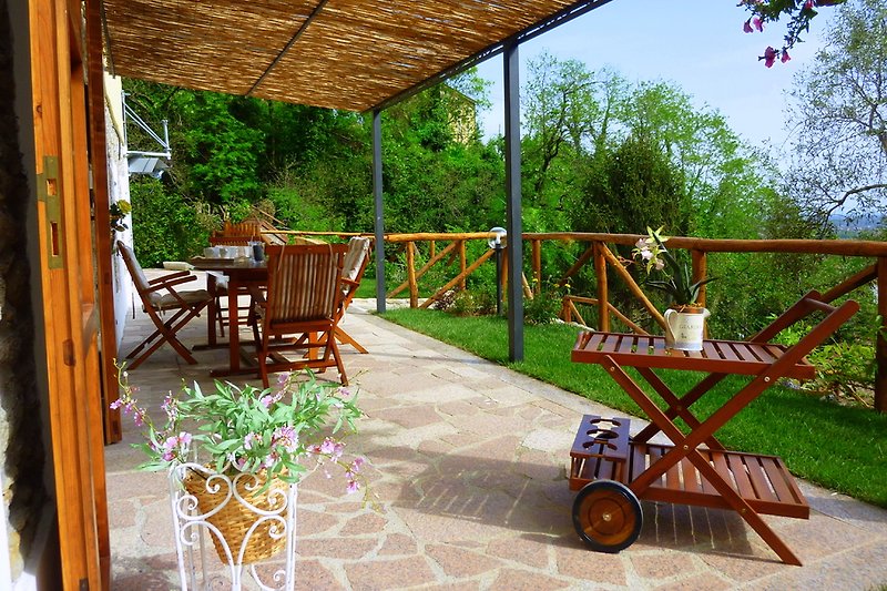 Terrasse für Mahlzeiten im Freien -Biancospino