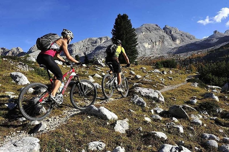 Mountain bike.
Suggestive paths on Apuan Alps