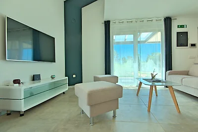 Villa Crystallina