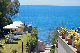 Wohnung 30mt vom meer.Parking Wifi