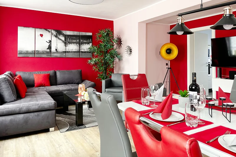 großes Wohn und Esszimmer