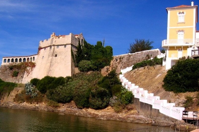 Die Burg am Fluss in Vila Nova de Milfontes. 4 km vom Haus.