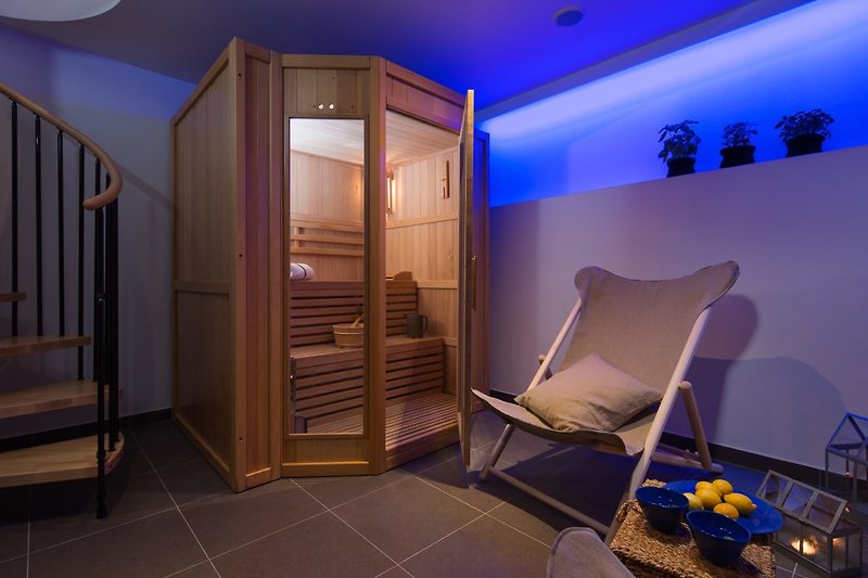 la sala de relajación con la sauna finlandesa
