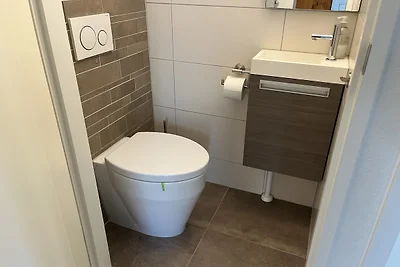 Gäste WC im Erdgeschoss Gäste WC im Erdgeschoss