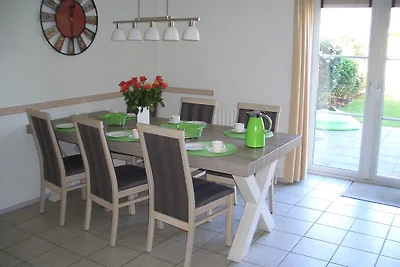 Großer Essbereich mit Ausgang in den herrl. Garten Großer Essbereich mit Ausgang in den herrl. Garten