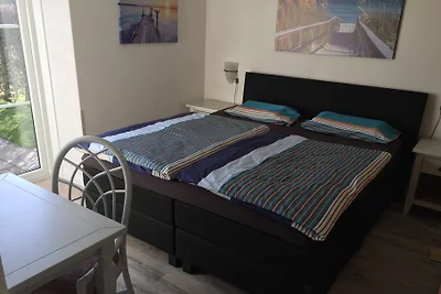 EG: DZ mit kl. Terrasse und SAT-TV EG: DZ mit kl. Terrasse und SAT-TV