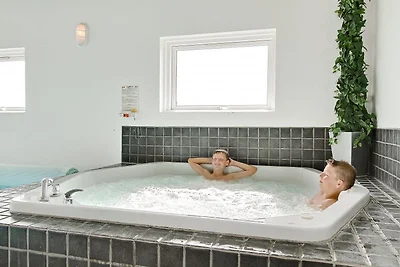 Luxury-poolhouse.com