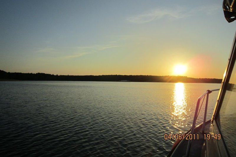 Sonnenuntergang auf dem Wasser
