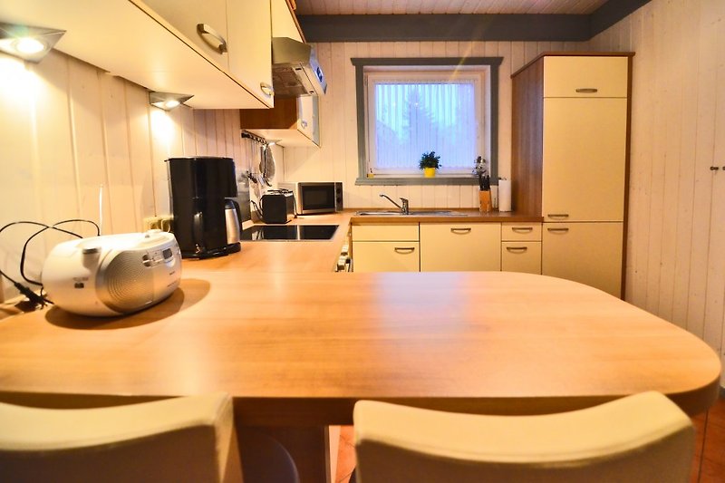 Fully equipped fitted kitchen
