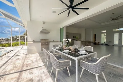 Villa Elements