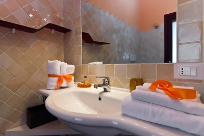 ORANGE HOUSE