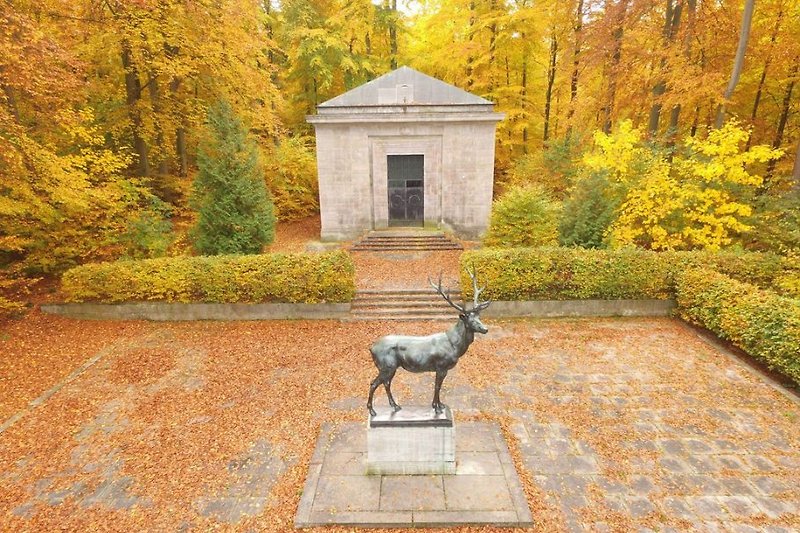 Bronzener Hirsch am Labenzer See - Immer eine Wanderung wert!