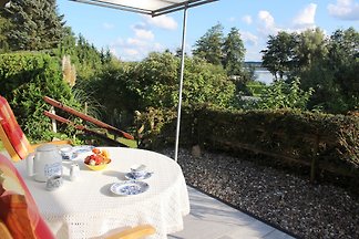 Ferienhaus mit Seeblick und Boot