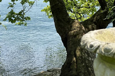 Romántico oasis justo en el lago