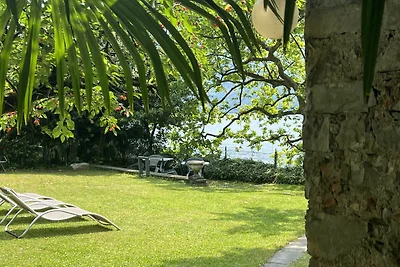 Romántico oasis justo en el lago