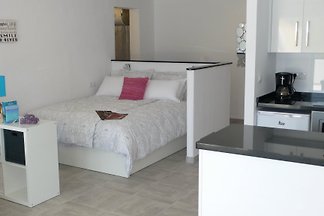 Moderne-Einraum-Wohnung