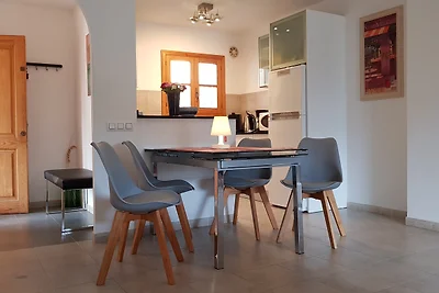 Moderne Wohnung, Pool, WiFi