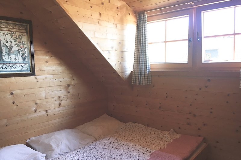Camera da letto con 3 letti