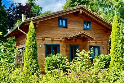Berg-"Hütte" mit  Sauna, Kamin ..