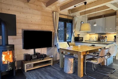 Berg-"Hütte" mit  Sauna, Kamin ..