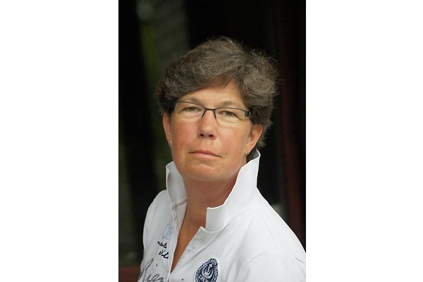 Frau Y. Wüstenberg Frau Y. Wüstenberg