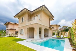 Villa con piscina privata sul Lago di Garda