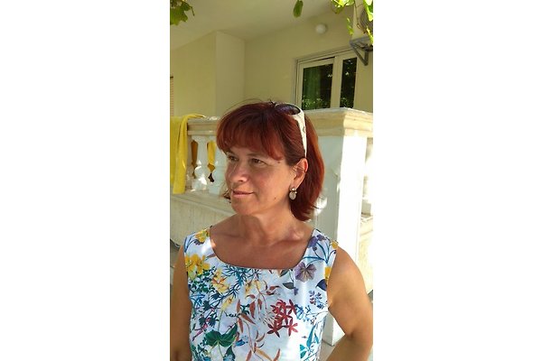 Frau T. ANTUNOVIĆ Frau T. ANTUNOVIĆ