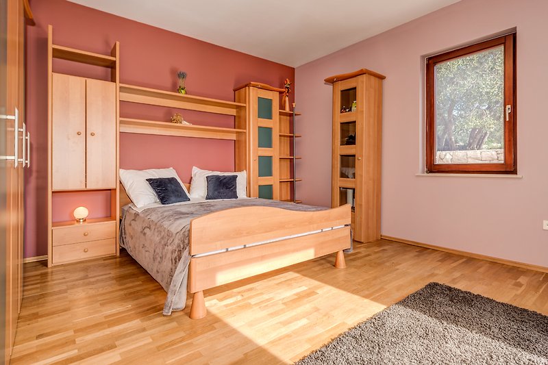 Sleeping area - bedroom with double bed