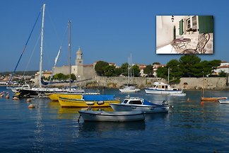 40m de la mer, maison en pierre, vieille ville