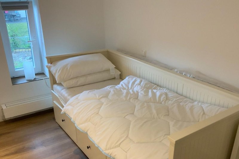 2.Schlafzimmer mit ausziehbarem Doppelbett