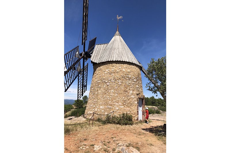 Windmühle in Saint-Chinian.