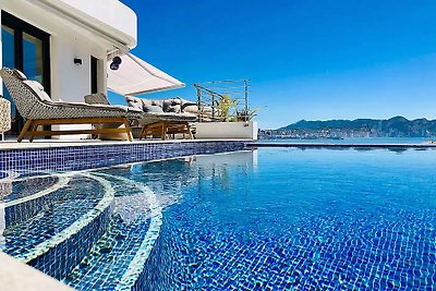 Luxuriöses Apartment mit Pool