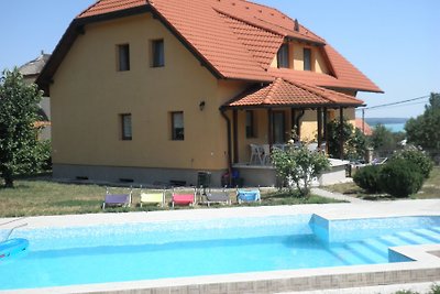 Villa mit Pool