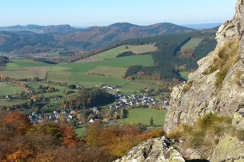 Blick  auf Bruchhausen an den Steinen