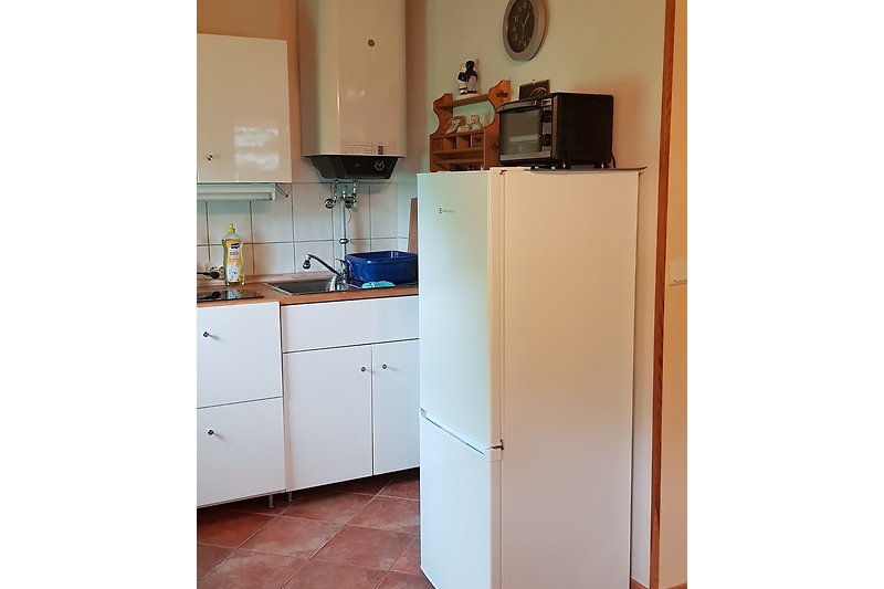 Küchenzeile und Kühlschrank