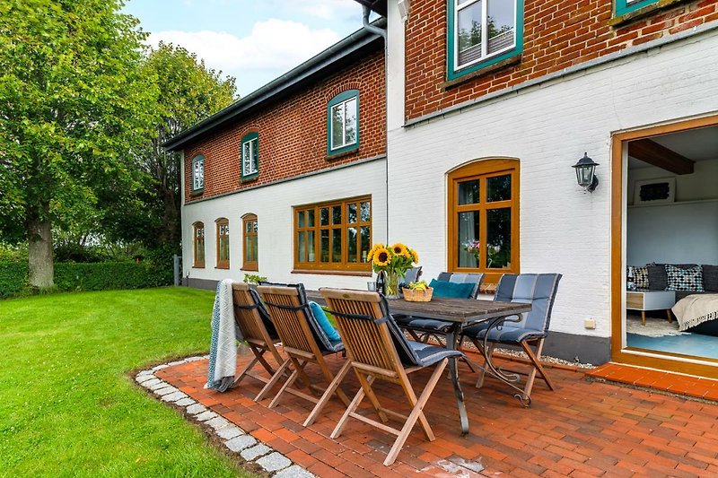 Landhaus Hohe Luft - Terrasse mit Garten