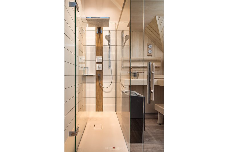 Auszeit - Modernstes Bad-Design mit Finnischer Sauna