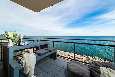 Infinity Lounge
