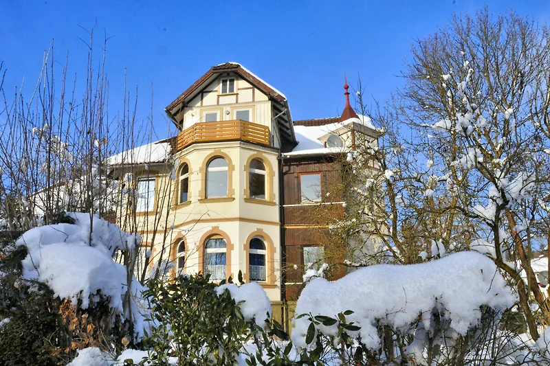 Villa "Haus Hoheneck" im Winter