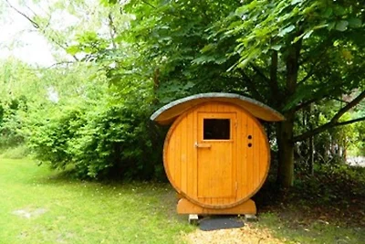 Blockhaus II mit Saunatonne, Kamin, großem eingezäunten Garten, 3 Schlafzimmer