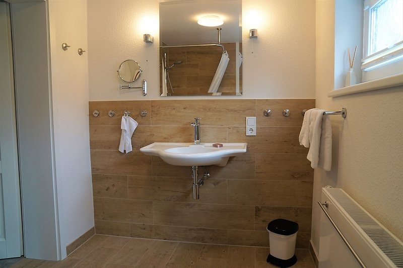 kupaonica prilagođena osobama s invaliditetom na prizemlju