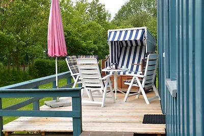 Blaues Sommerhaus am Meer