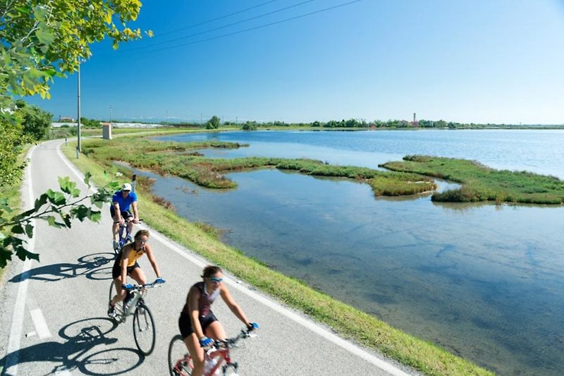 Trasy lagunowe na rowerze i pieszo