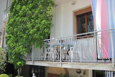 geel appartement
