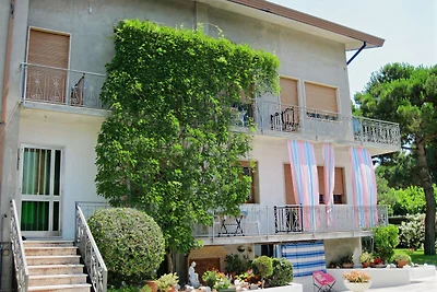 geel appartement
